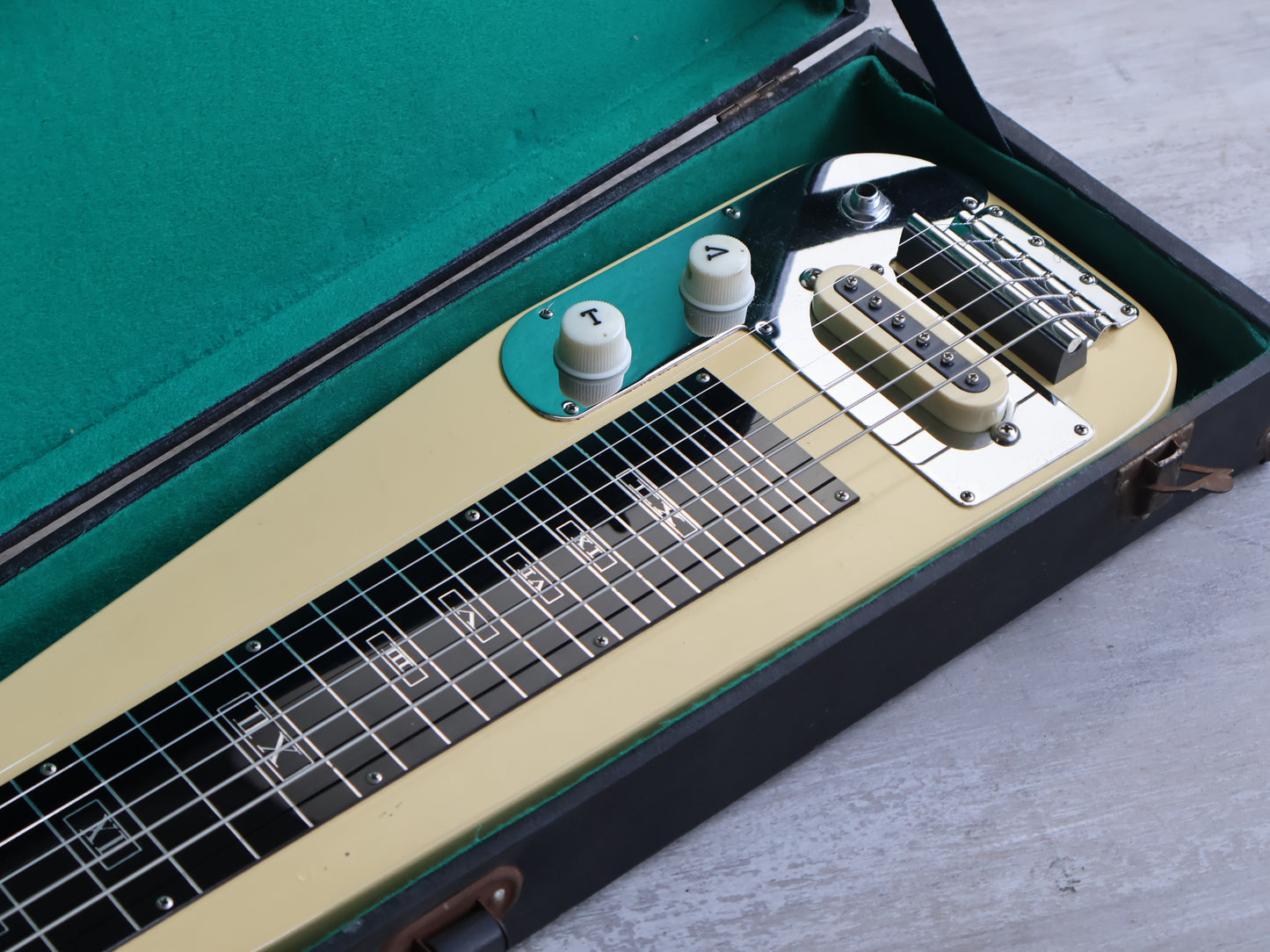 1960's Guyatone Japan Model HG-46B 6-String Lap Steel Guitar (Cream)