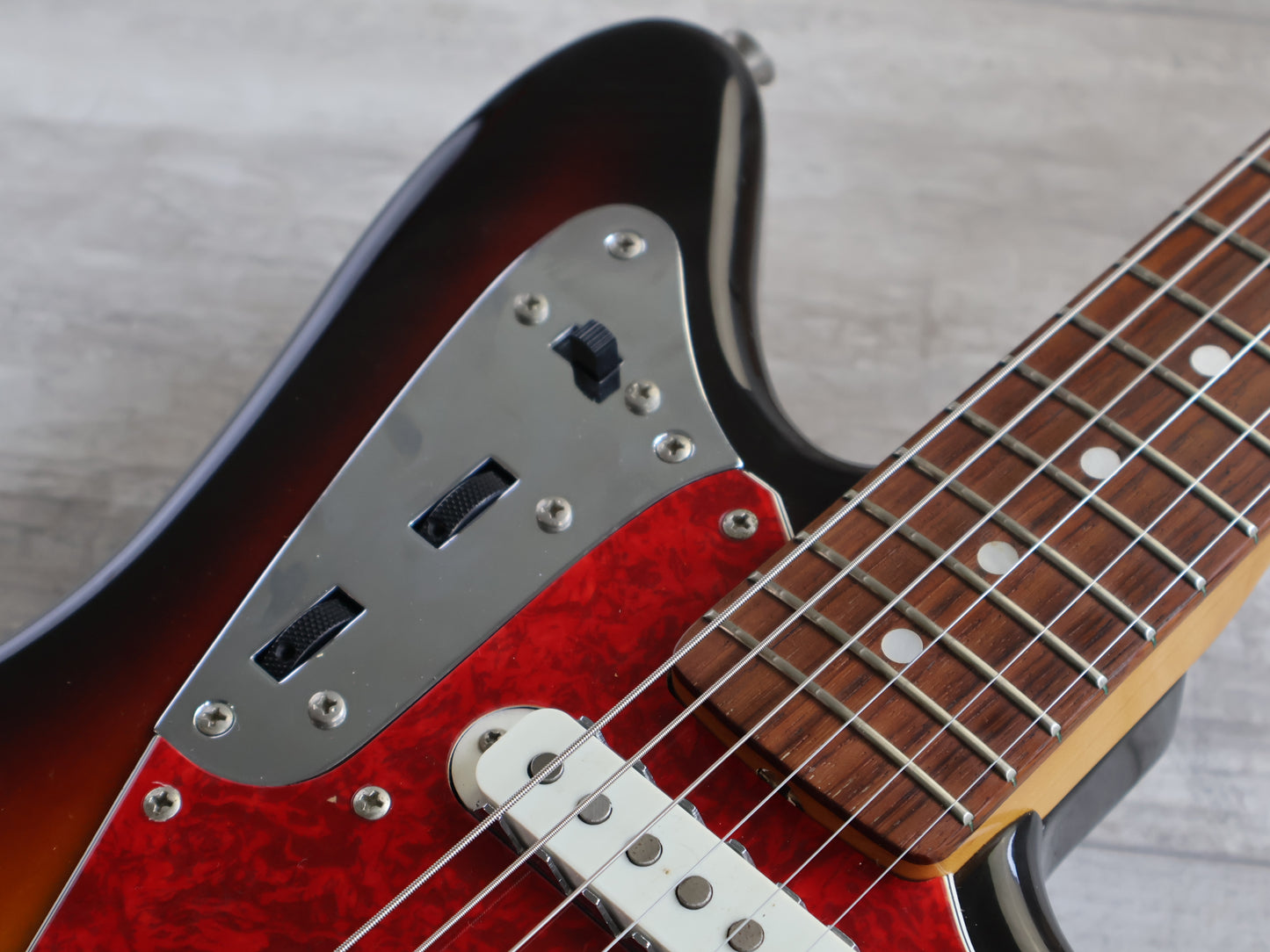 2000 Fender Japan JG66-80 '66 Reissue Jaguar (Sunburst)