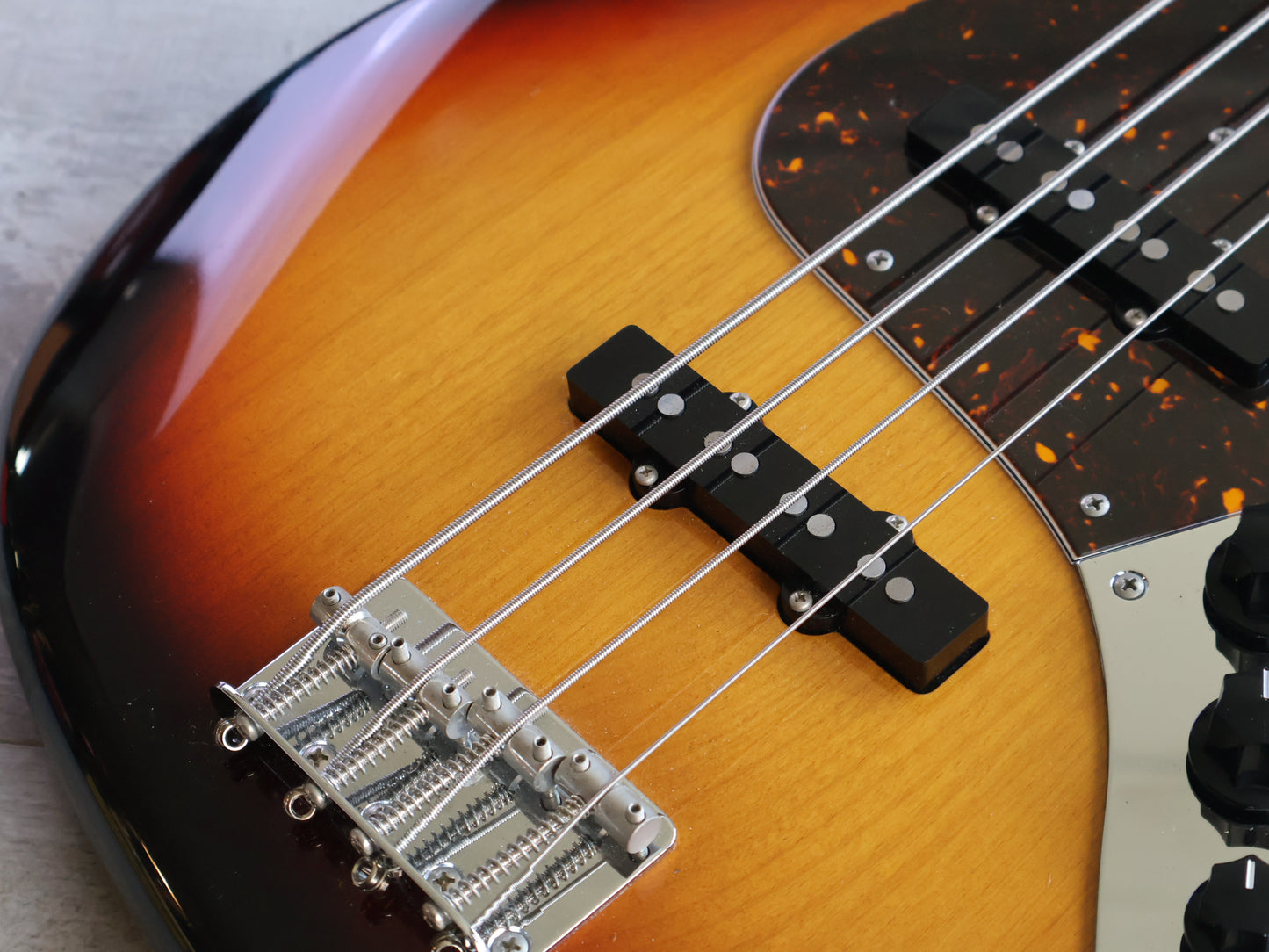2015 Tokai Japan AJB-80 Jazz Bass (Sunburst)
