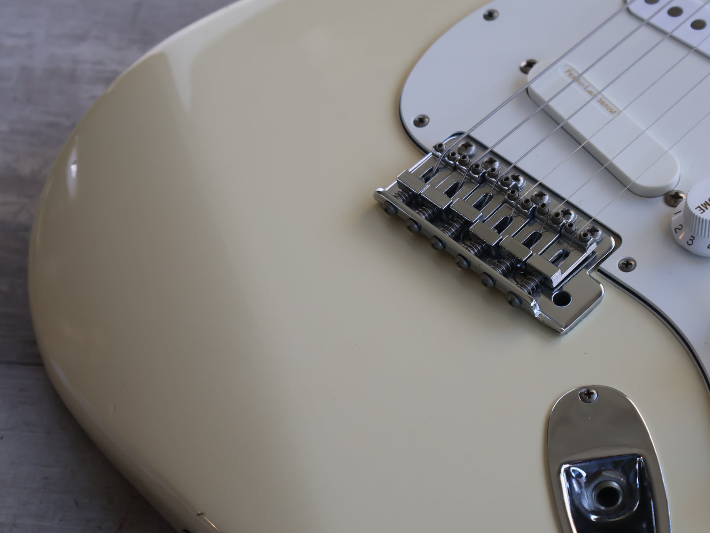 2006 Fender Japan ST72 '72 Reissue Scalloped Stratocaster (Vintage White)