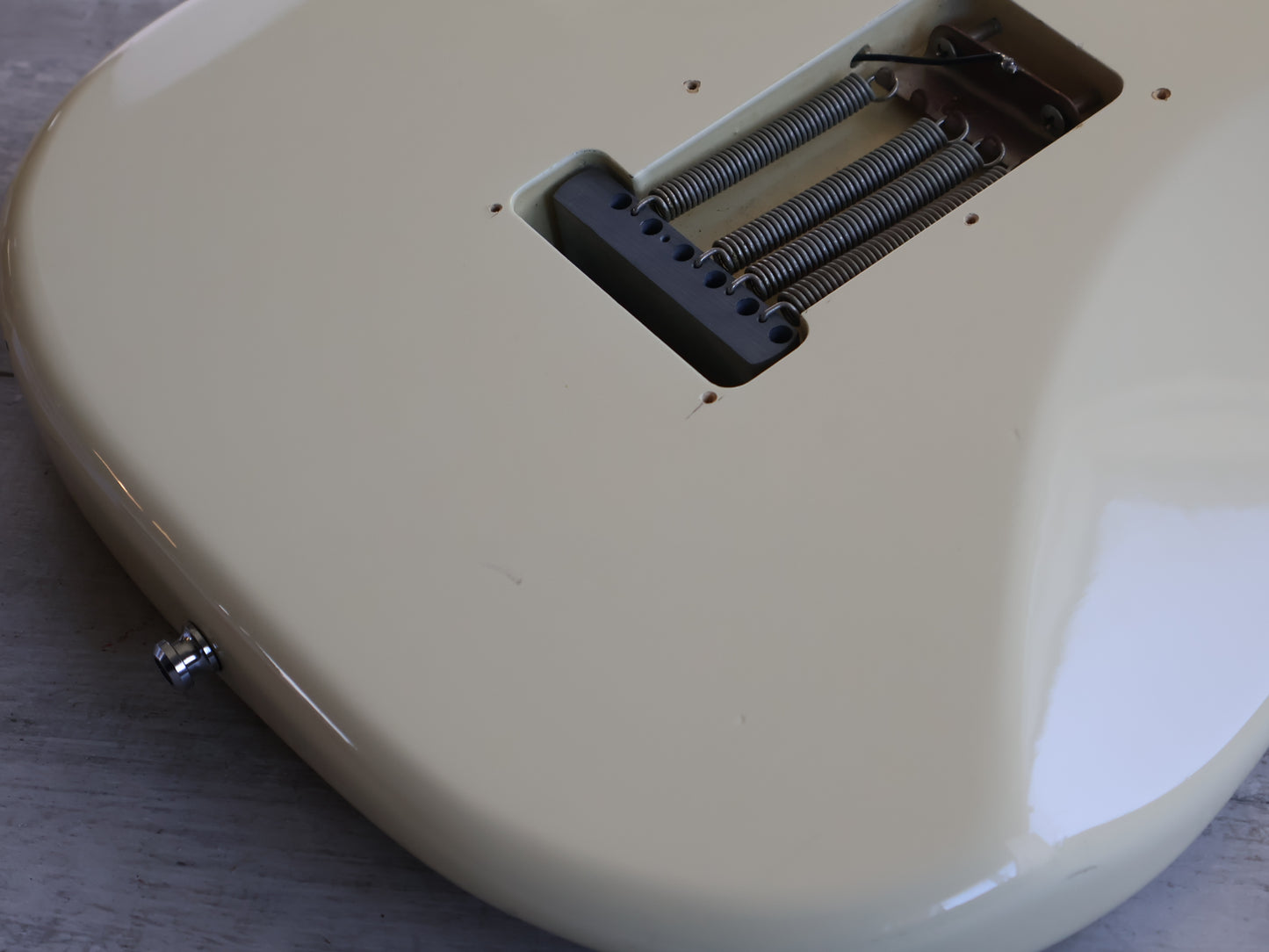 2006 Fender Japan ST72 '72 Reissue Scalloped Stratocaster (Vintage White)