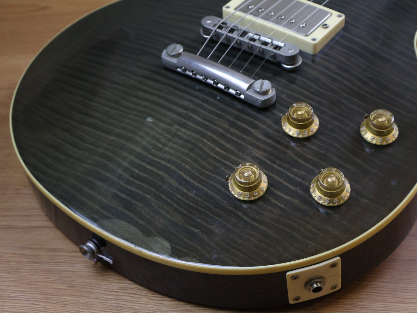 2005 Burny "Super Grade" Les Paul Standard (Transaparent Grey Flame)