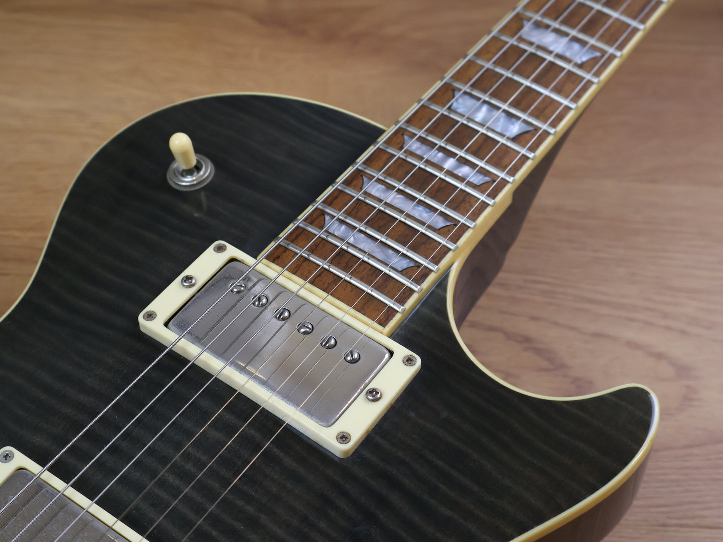 2005 Burny "Super Grade" Les Paul Standard (Transaparent Grey Flame)
