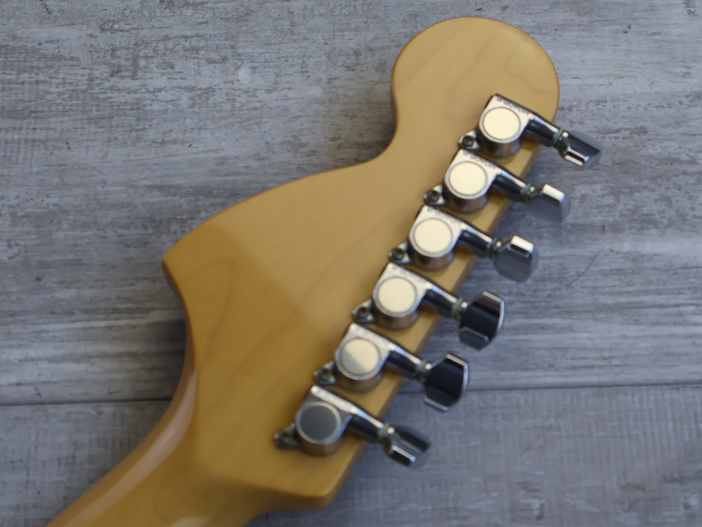 2006 Fender Japan ST72 '72 Reissue Scalloped Stratocaster (Vintage White)