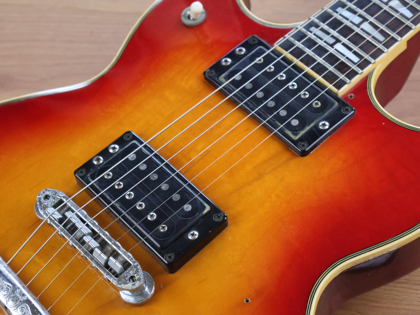 1977 Yamaha Japan SG-700 Double Cutaway (Cherry Sunburst)
