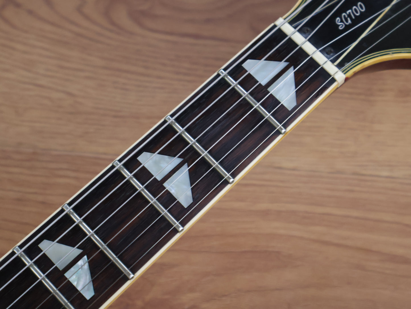 1977 Yamaha Japan SG-700 Double Cutaway (Cherry Sunburst)