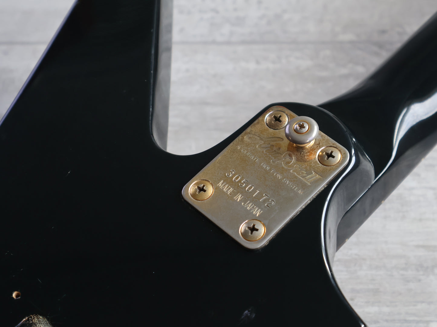 1983 Aria Pro II Japan ZZ Deluxe Explorer (Black/Red)