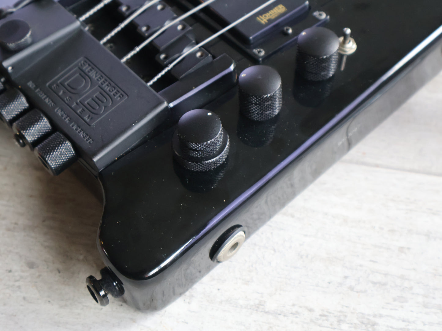 1990 Hohner B2A-DB Headless Paddle Bass Guitar w/Steinberger System