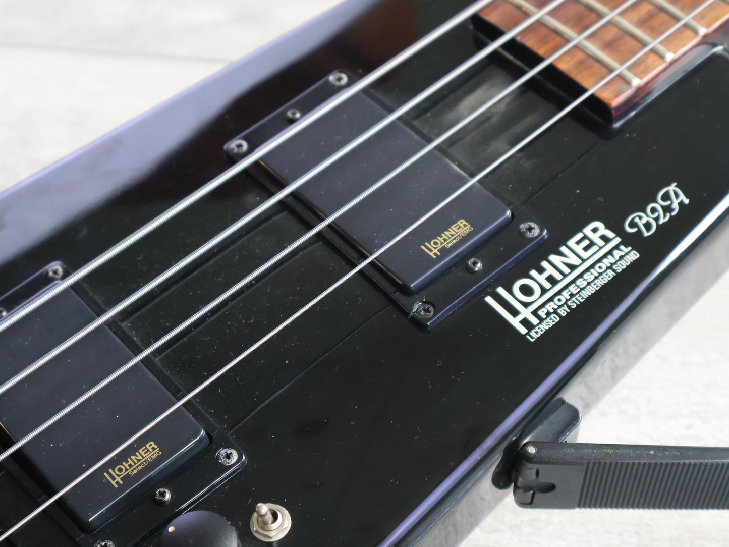 1990 Hohner B2A-DB Headless Paddle Bass Guitar w/Steinberger System