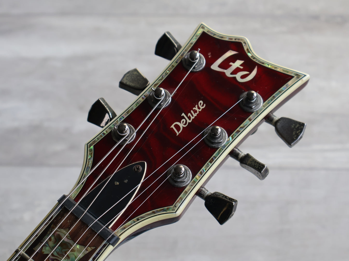 2011 LTD (by ESP) EC-1000 Deluxe Single Cutaway w/EMG's (Black Cherry Red)
