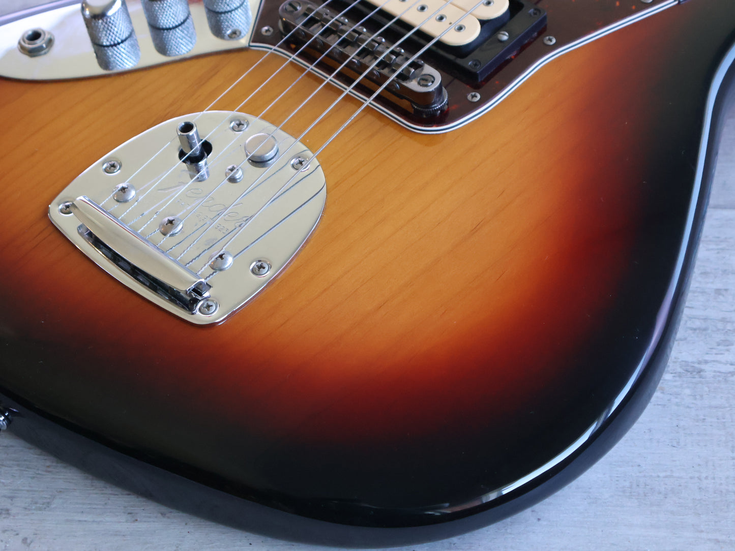 2015 Fender LH Left Handed Kurt Cobain Jaguar (3-Color Sunburst)