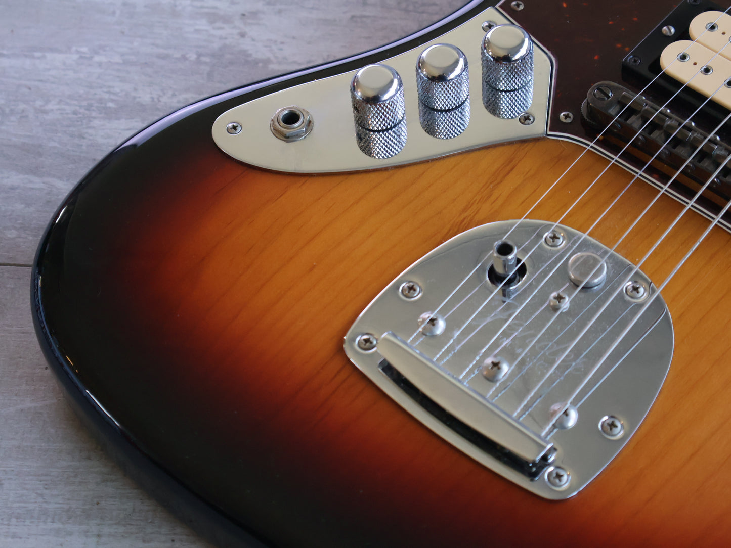2015 Fender LH Left Handed Kurt Cobain Jaguar (3-Color Sunburst)