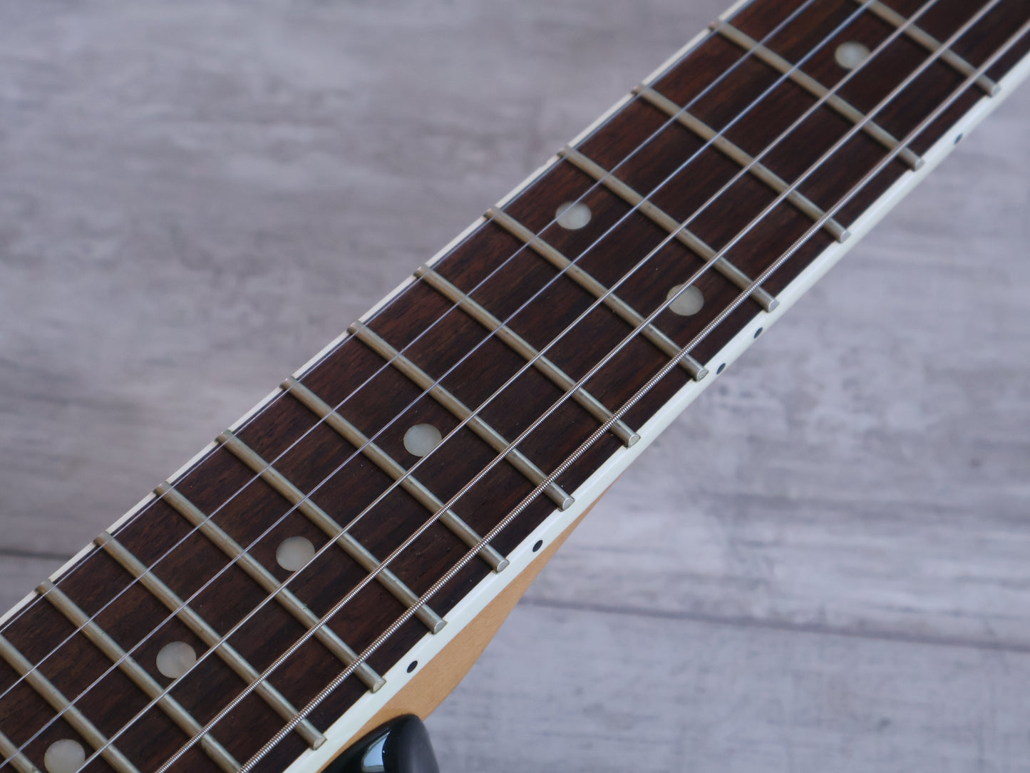 2015 Fender LH Left Handed Kurt Cobain Jaguar (3-Color Sunburst)