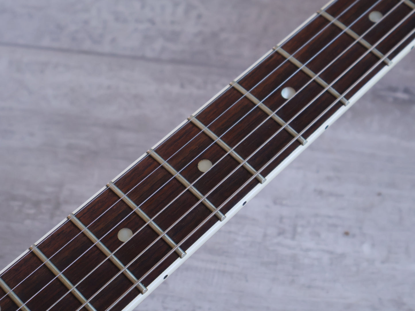 2015 Fender LH Left Handed Kurt Cobain Jaguar (3-Color Sunburst)