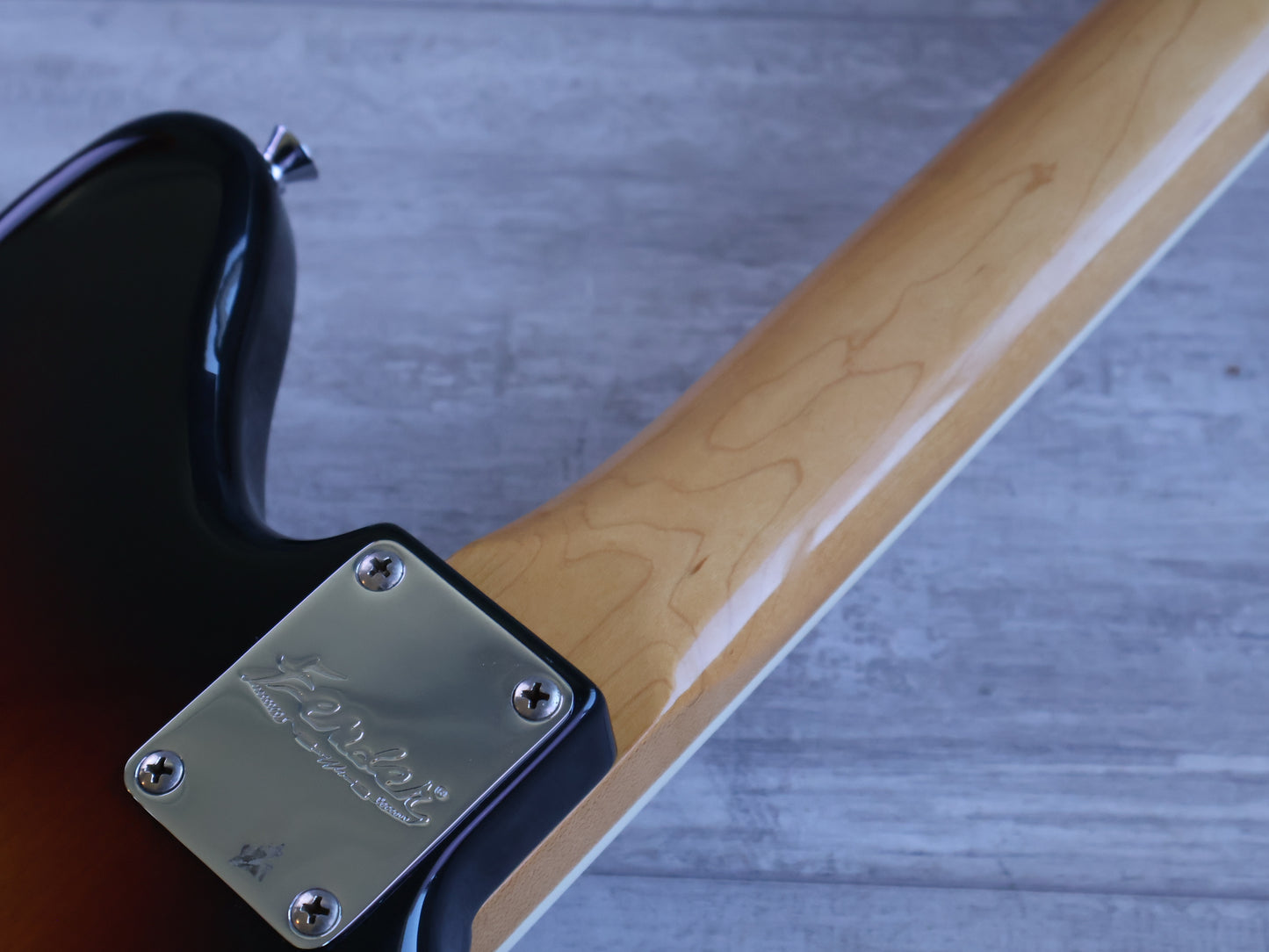 2015 Fender LH Left Handed Kurt Cobain Jaguar (3-Color Sunburst)