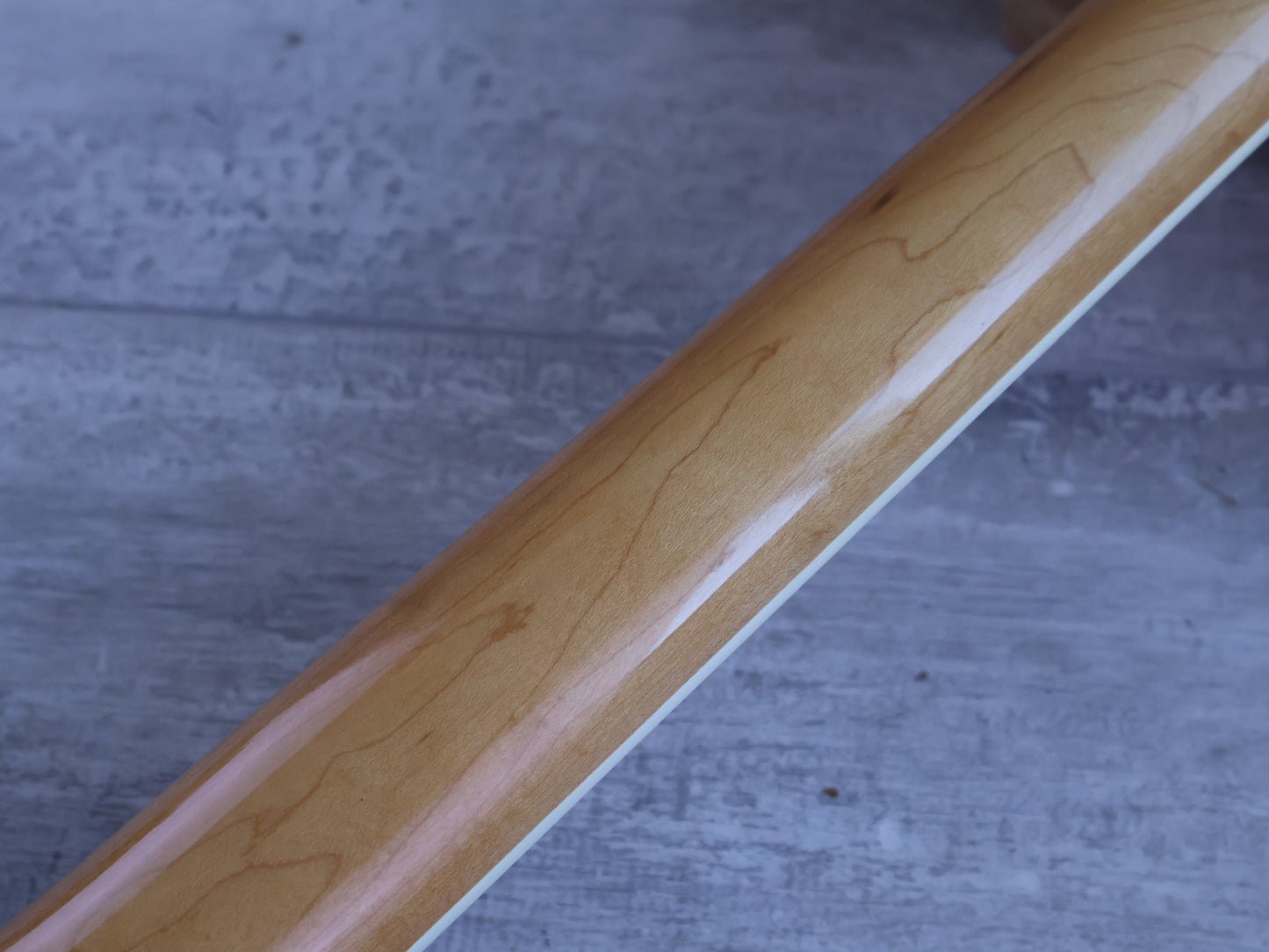 2015 Fender LH Left Handed Kurt Cobain Jaguar (3-Color Sunburst)