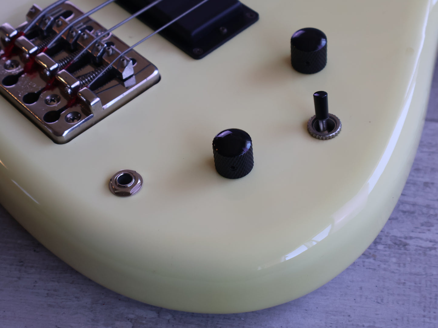 1985 Aria Pro II Japan RSB-Medium II Bass (Pearl White)