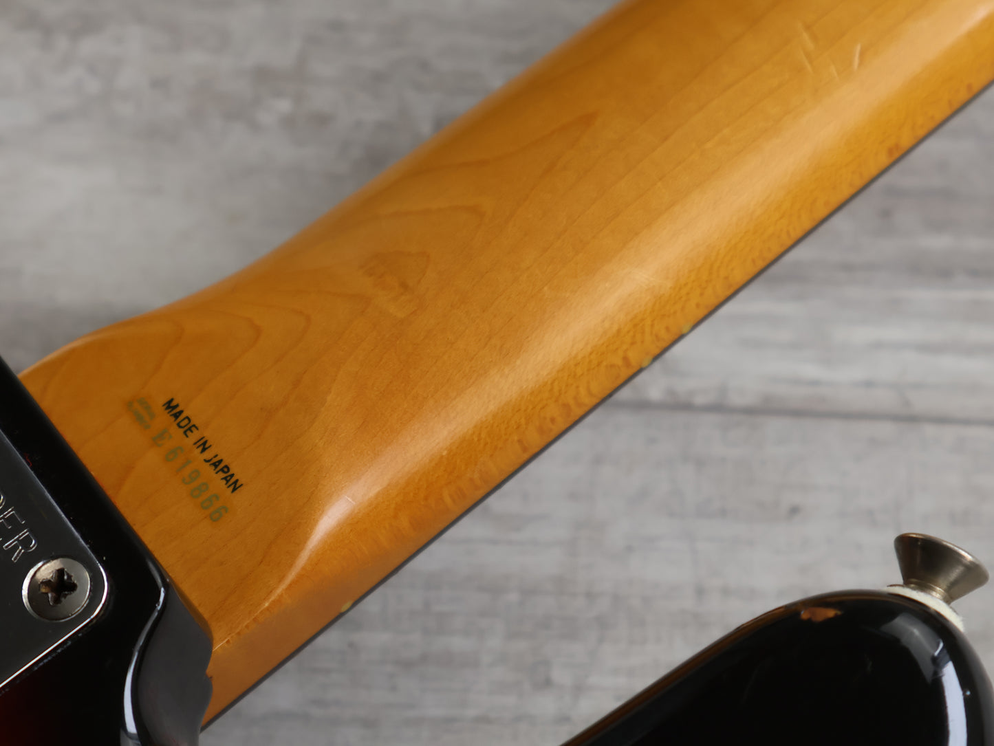 1986 Fender Japan JB406-60 Medium Scale Jazz Bass (Sunburst)