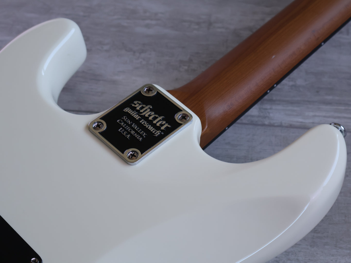 Schecter Nick Johnston Traditional HSS Stratocaster (Atomic Snow White)