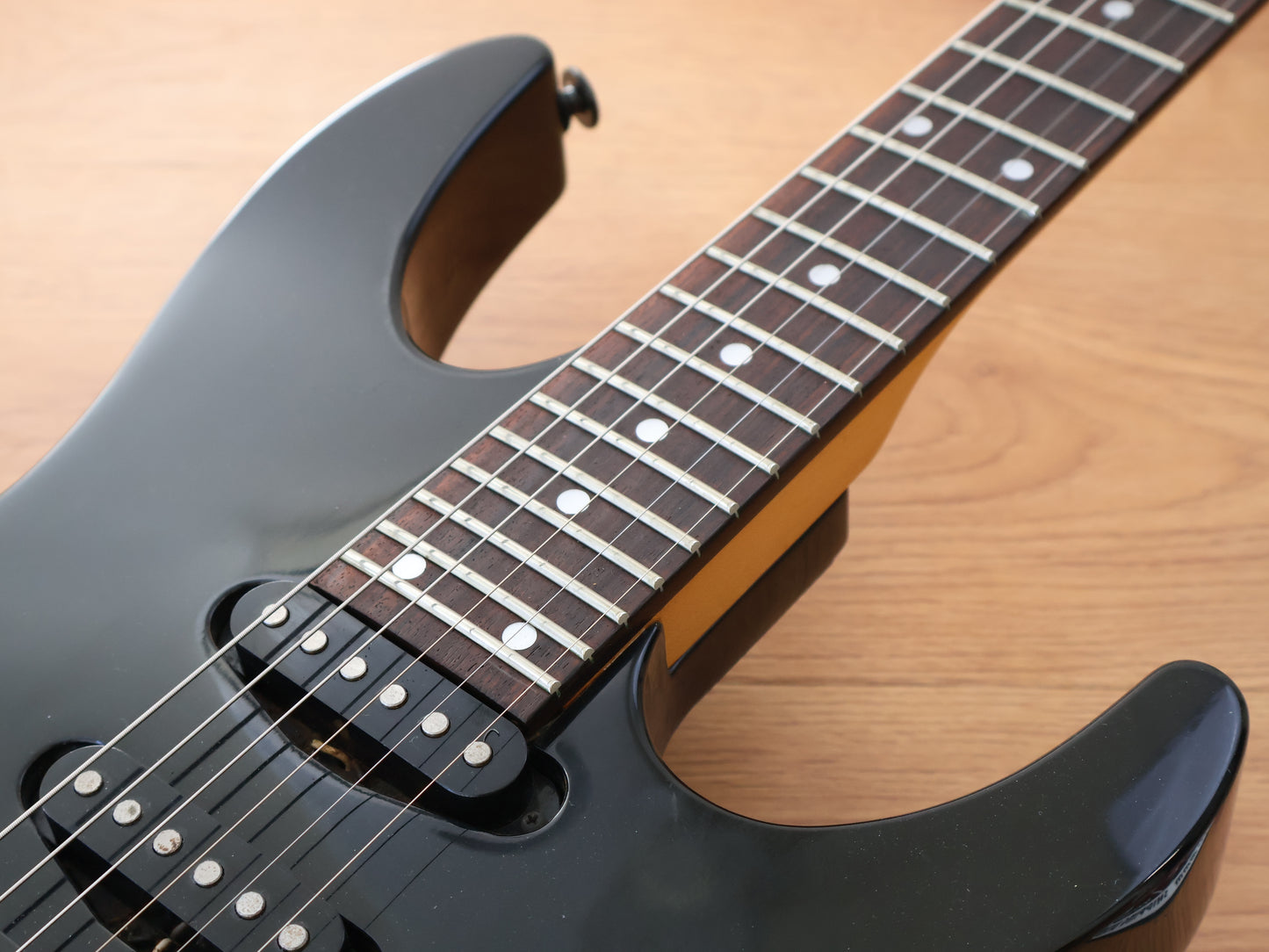 1997 Ibanez Japan RG560 Superstrat (Black)