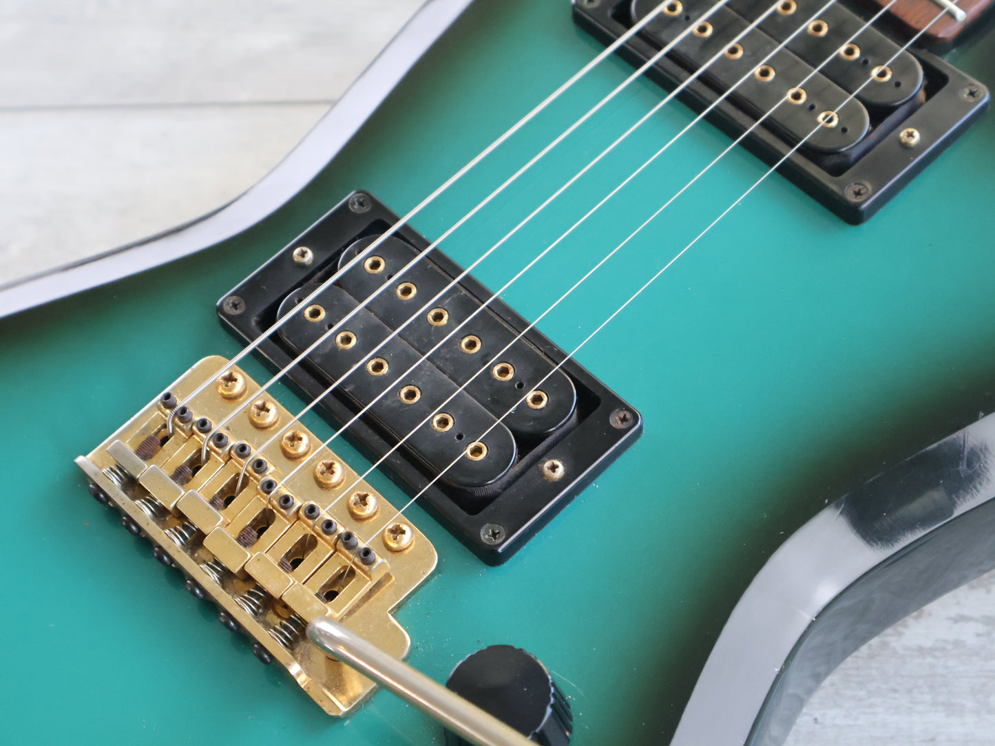 1983 Aria Pro II Japan ZZ Deluxe Explorer (Black Blue Sunburst)