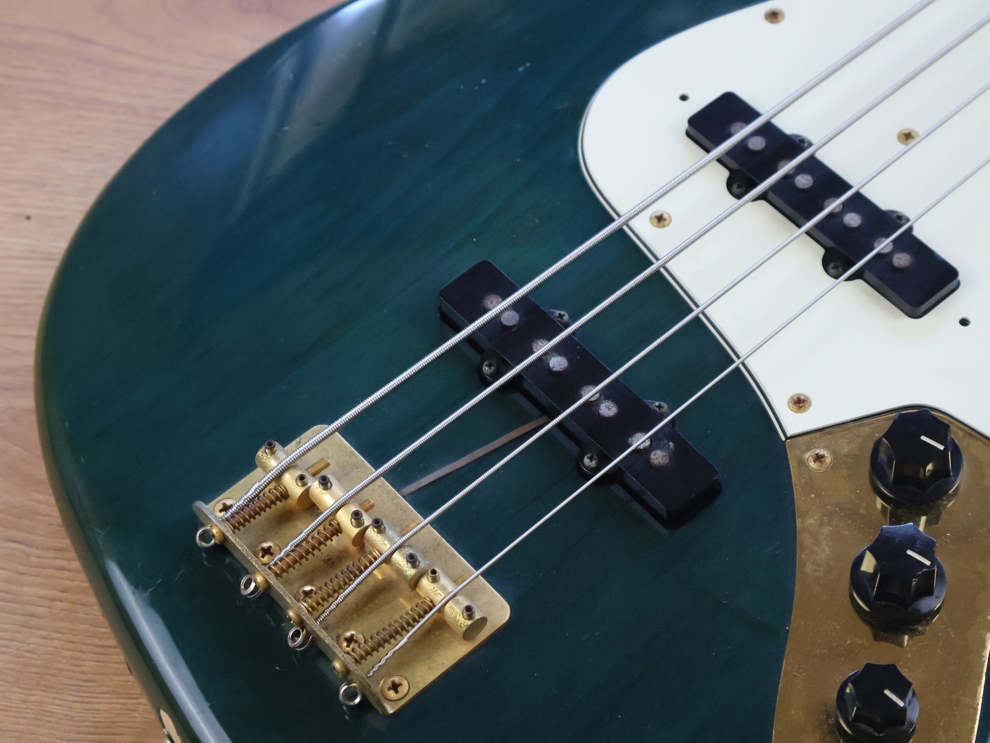 1993 Fender Japan JB62G-70 '62 Reissue Jazz Bass (Transparent Blue)