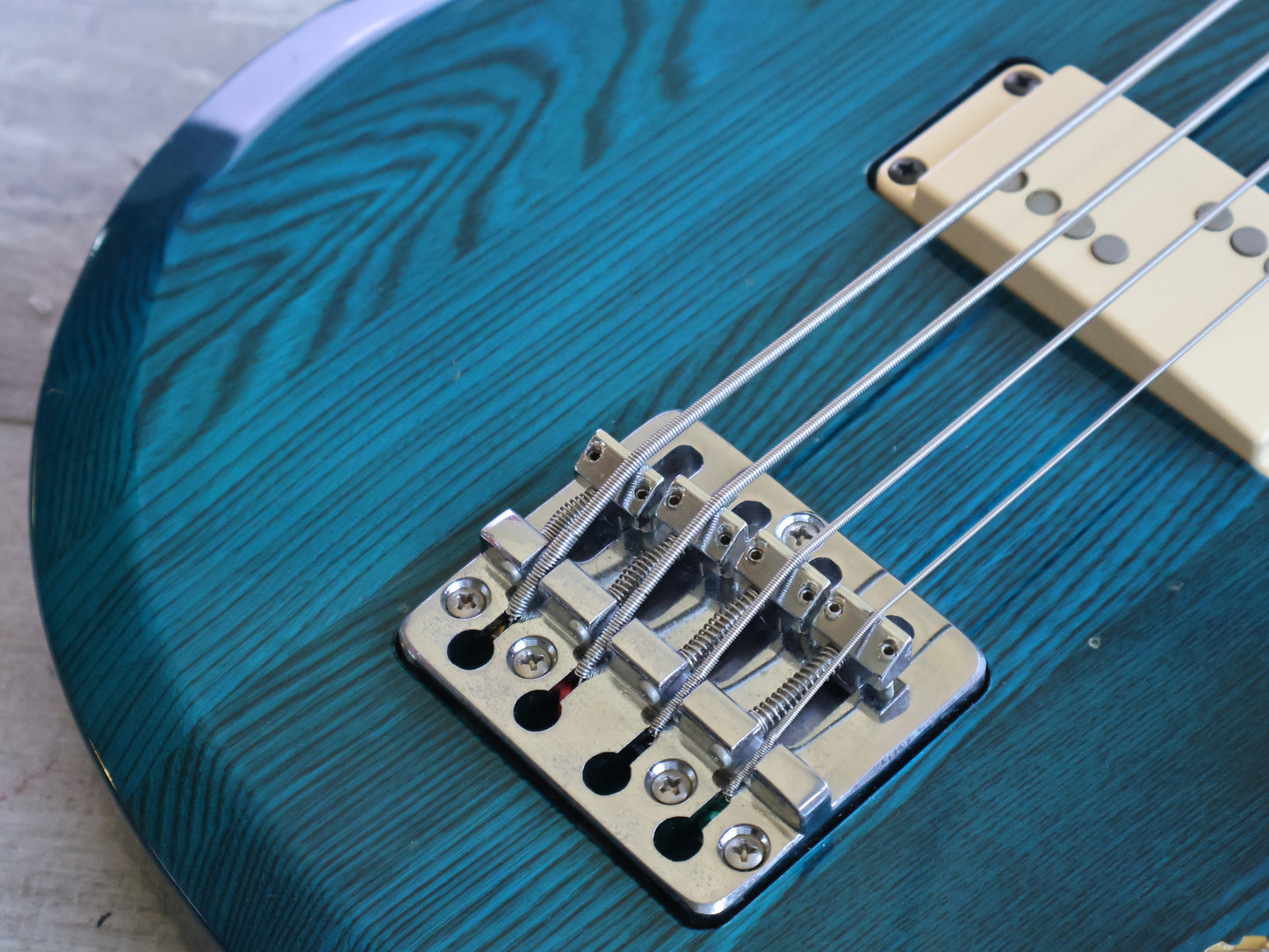 1982 Aria Pro II Japan CSB-380 Cardinal Medium Scale Bass (Transparent Blue)