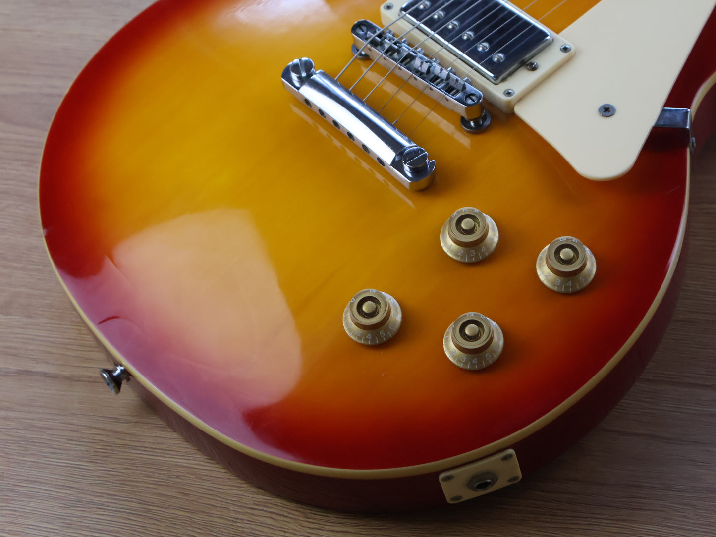 Maestro (by Gibson) Les Paul Standard