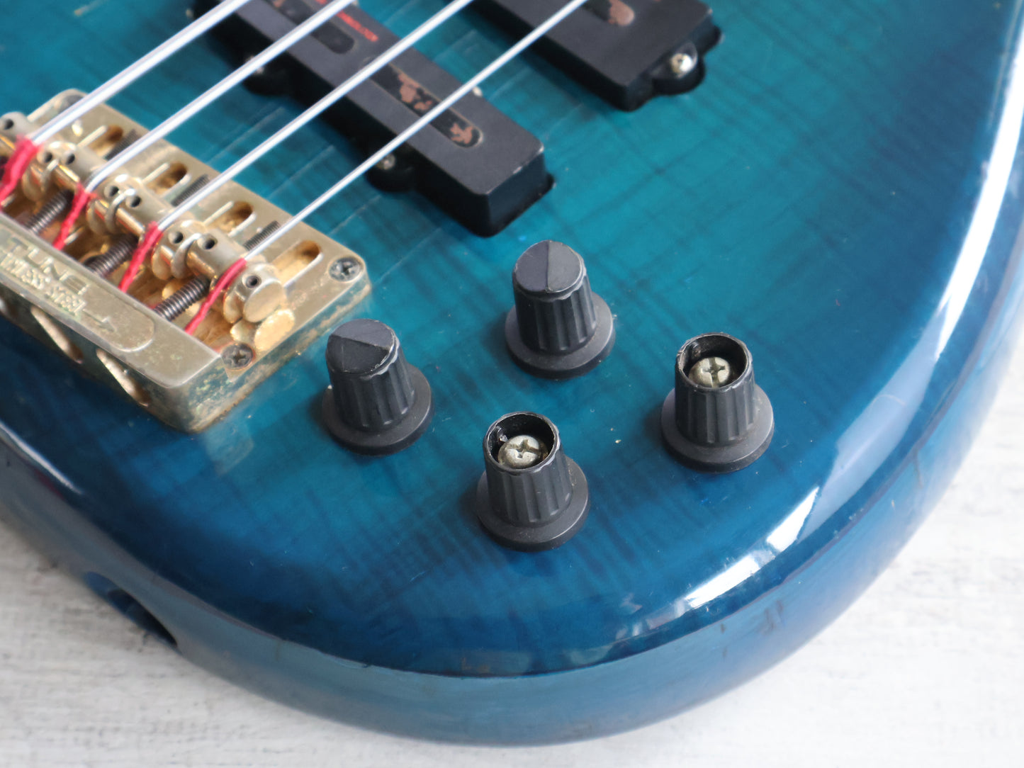 1980's TUNE "Bass Maniac" Japan TB-02 Fretless Bass Guitar (Transparent Blue)