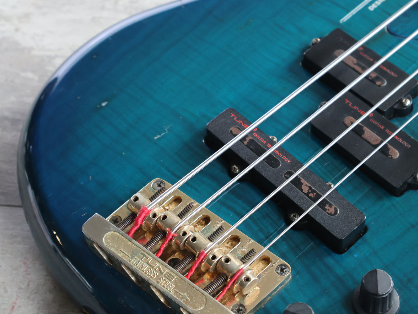 1980's TUNE "Bass Maniac" Japan TB-02 Fretless Bass Guitar (Transparent Blue)