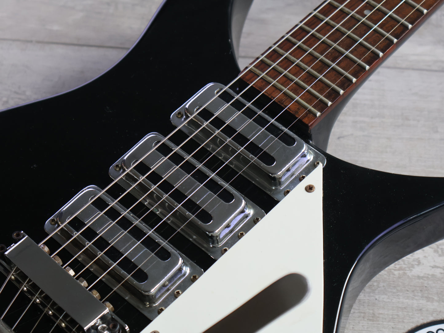 1995 Samick Korea 325 Style Double Cutaway w/Bigsby (Black)