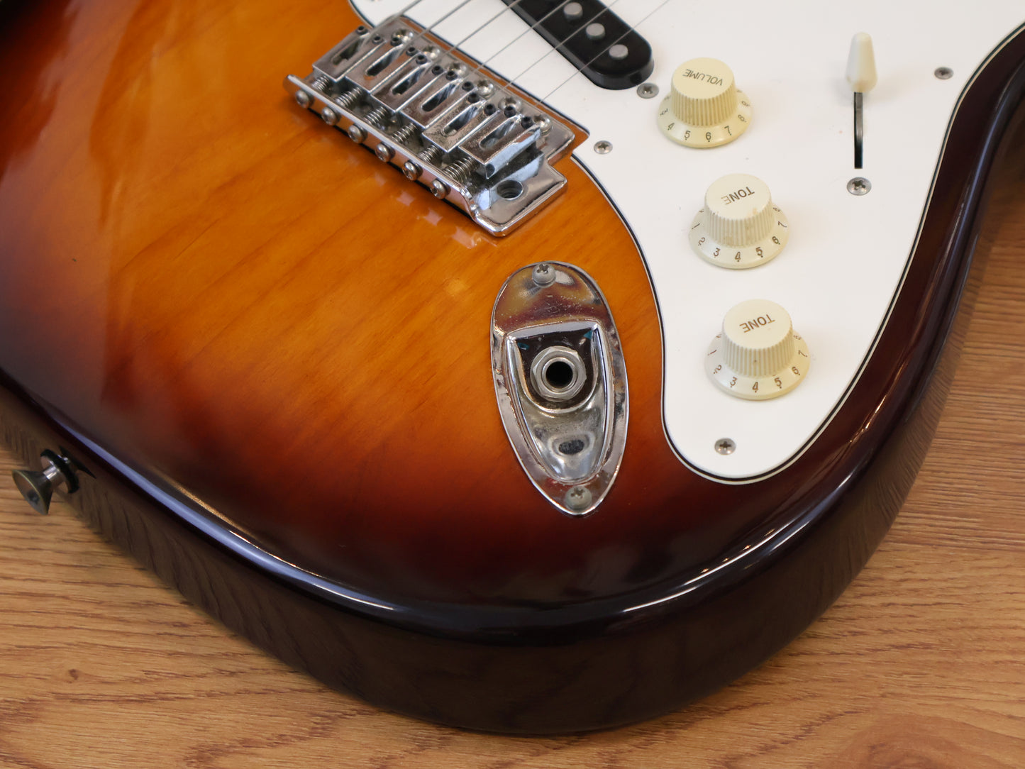 1994 Samick SSM-1 "Valley Arts Custom Pro Shop" Stratocaster (Sunburst)