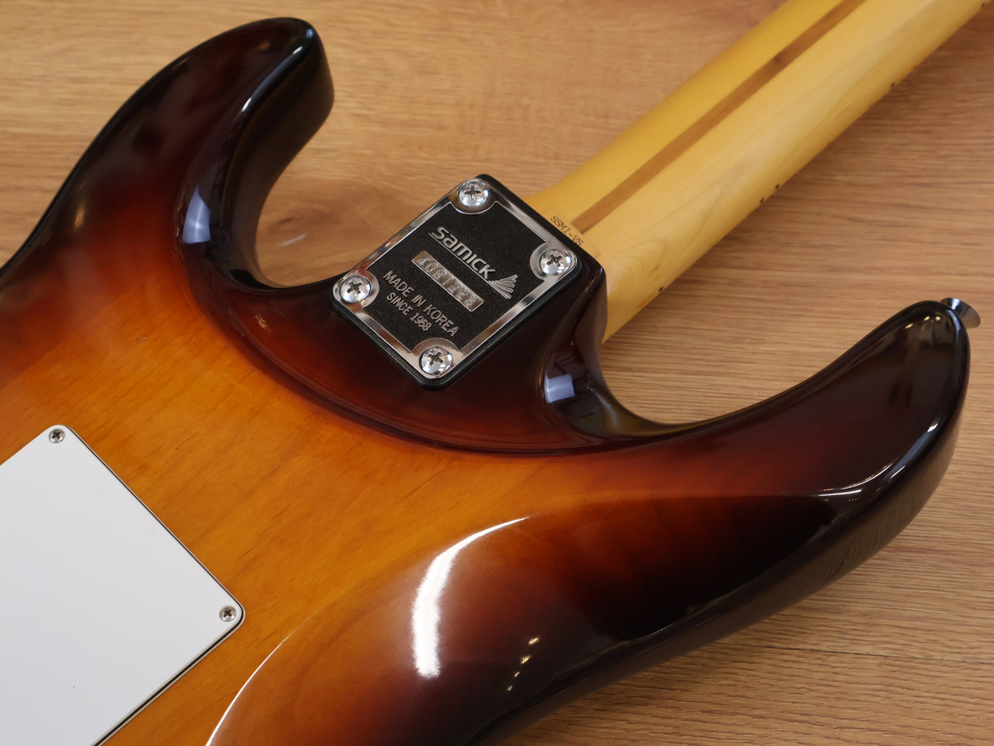 1994 Samick SSM-1 "Valley Arts Custom Pro Shop" Stratocaster (Sunburst)