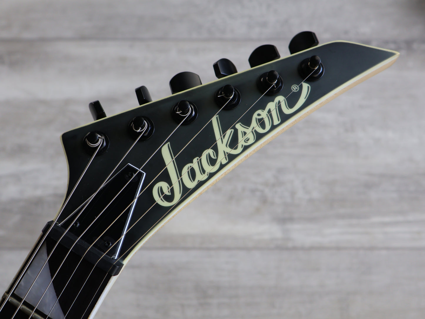 Jackson JS Series Dinky Arch Top JS22 DKA (Satin Black)