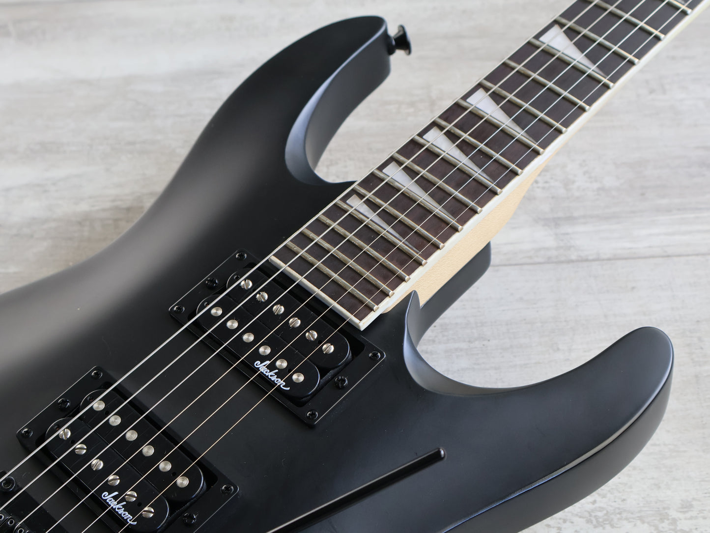 Jackson JS Series Dinky Arch Top JS22 DKA (Satin Black)