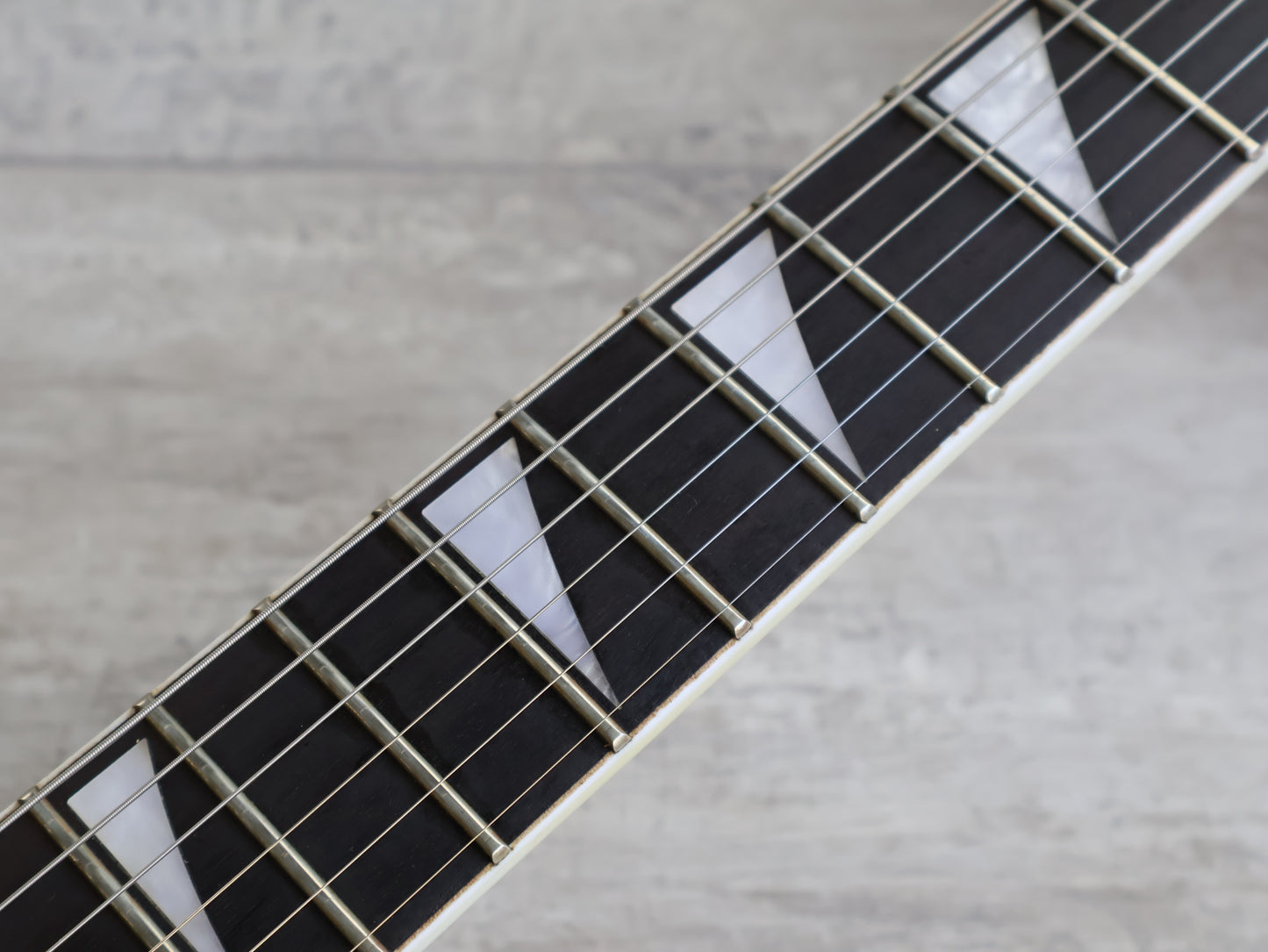 Jackson JS Series Dinky Arch Top JS22 DKA (Satin Black)