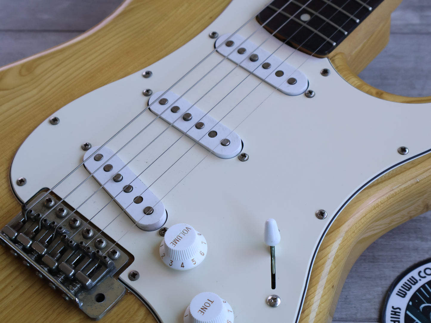 1977 Greco Japan SE-600N Sparkle Sounds Stratocaster (Natural)