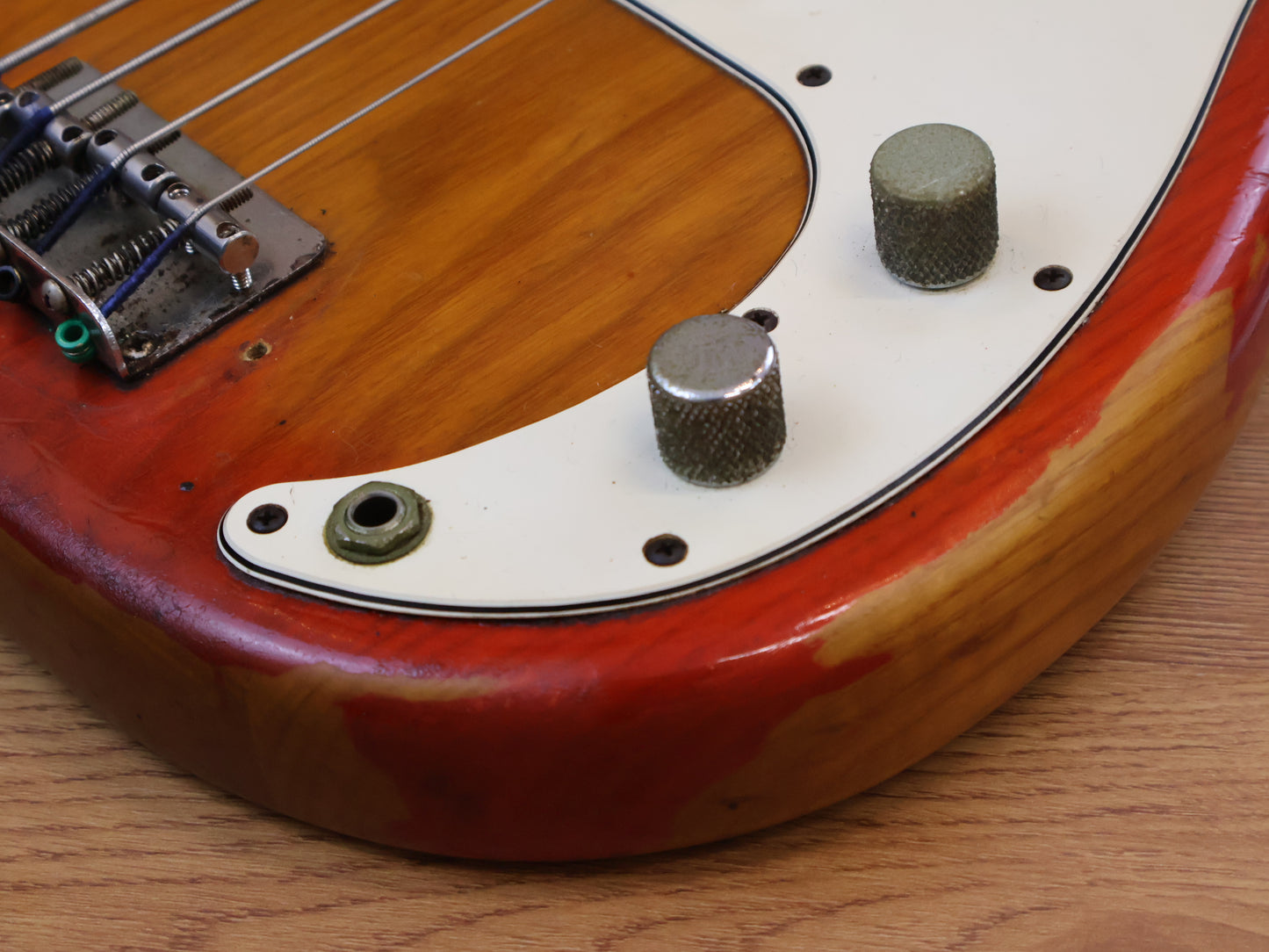 1982 Fender USA Precision Bass (Sienna Sunburst)