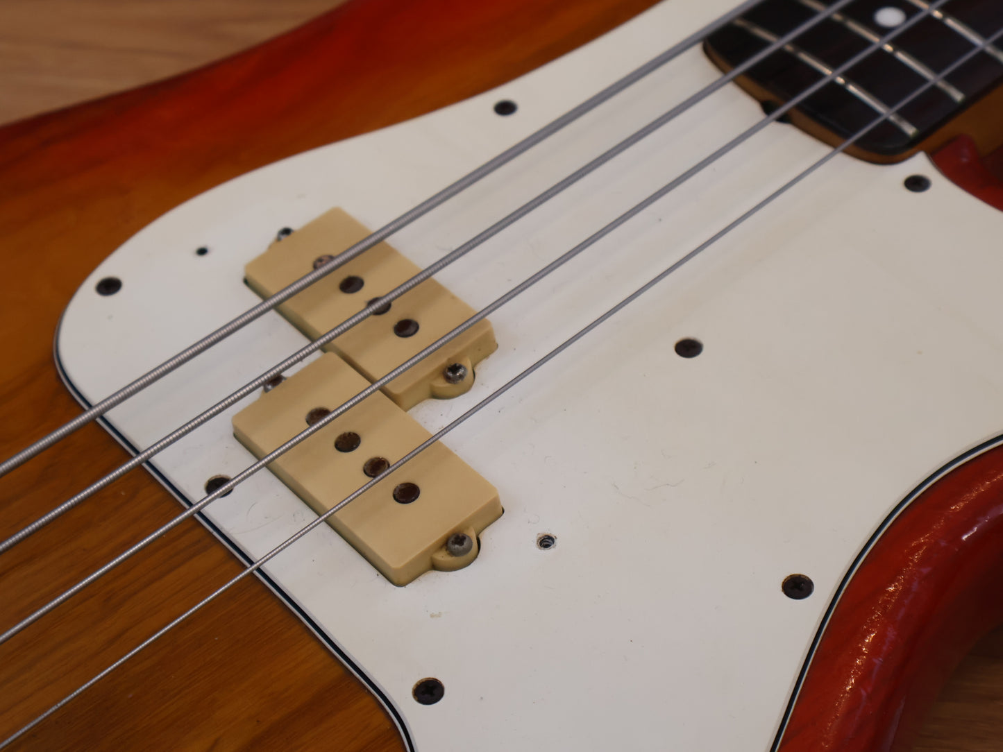 1982 Fender USA Precision Bass (Sienna Sunburst)
