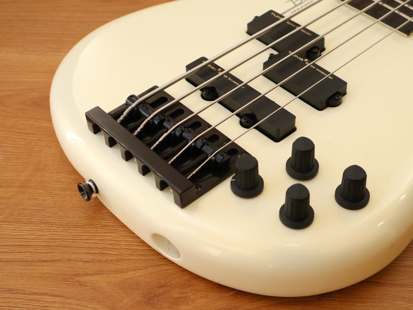 1990's Tune Bass Maniac TP-05 5-String Bass (Pearl White)