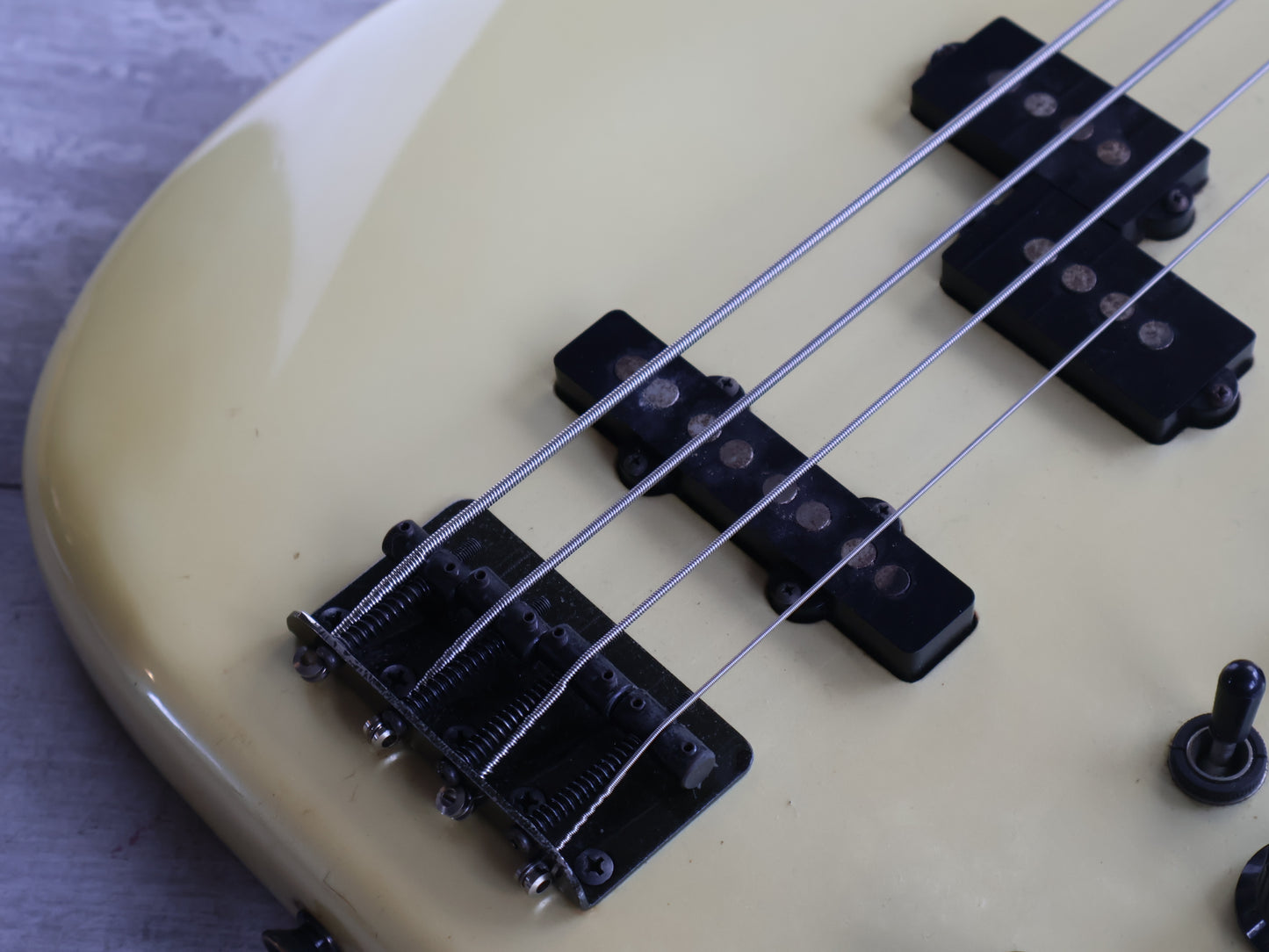 1987 Fender Japan "Jazz Bass Special" Duff McKagen Bass (Aged White)