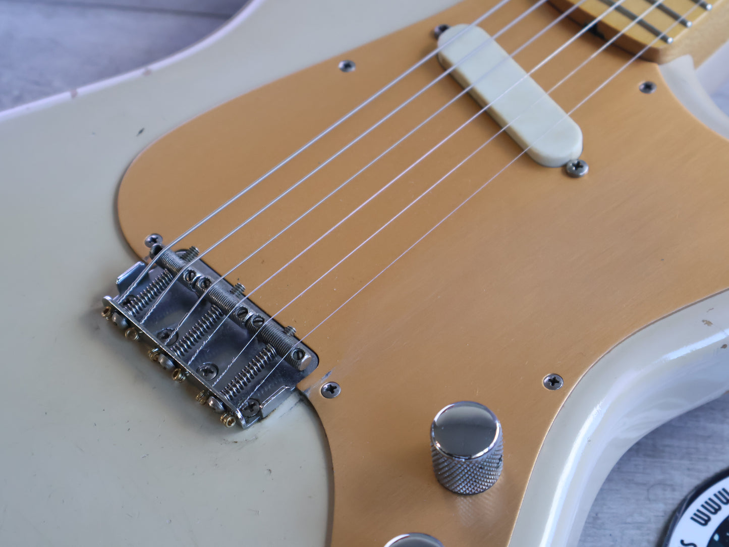 1959 Fender USA Musicmaster (Desert Sand & Anodized Gold)