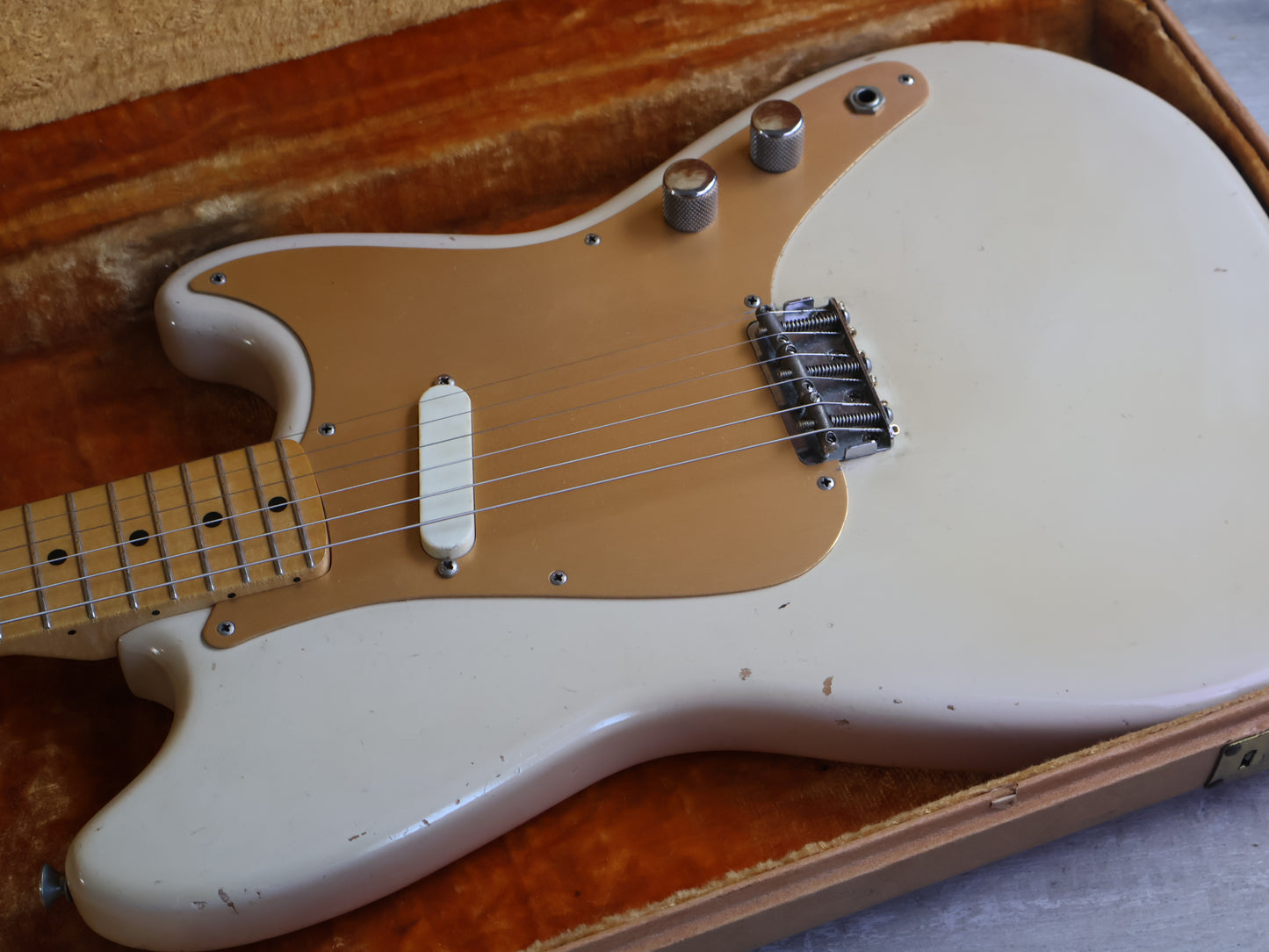 1959 Fender USA Musicmaster (Desert Sand & Anodized Gold)