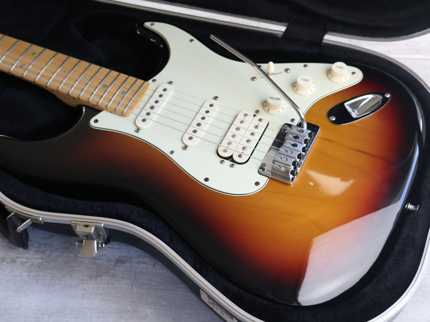 2004 Fender USA American Deluxe HSS Stratocaster (Sunburst)