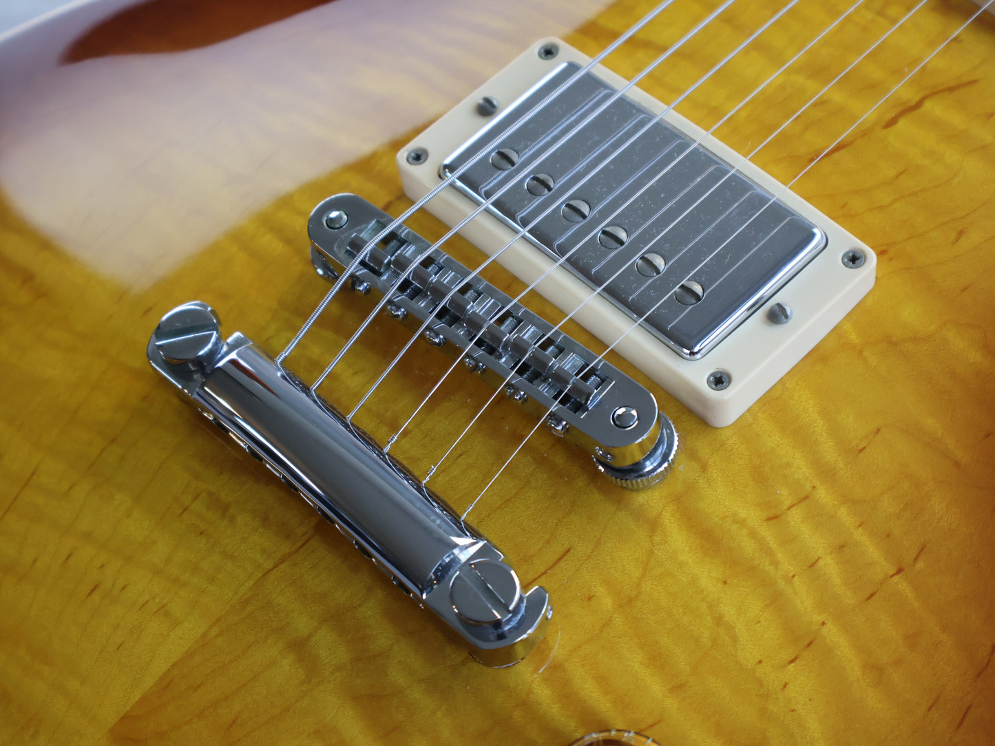 2011 Gibson Les Paul Standard Plus (Iced Tea)