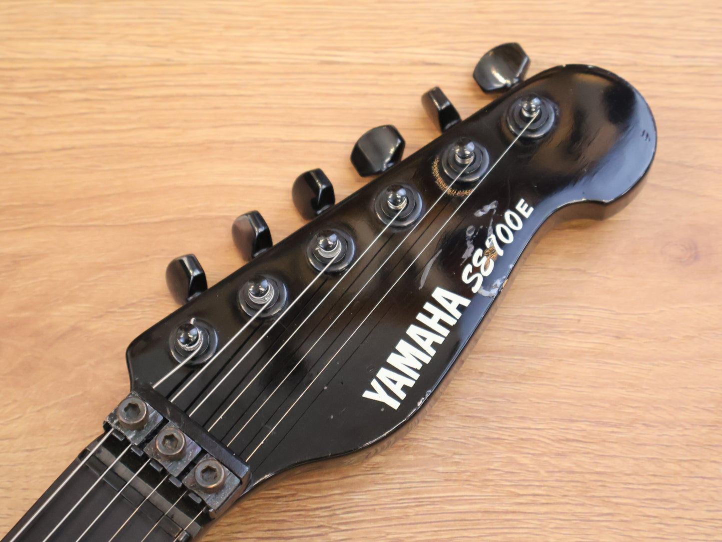 1985 Yamaha Japan SE700E Bound Flat-Top Superstrat (Black)