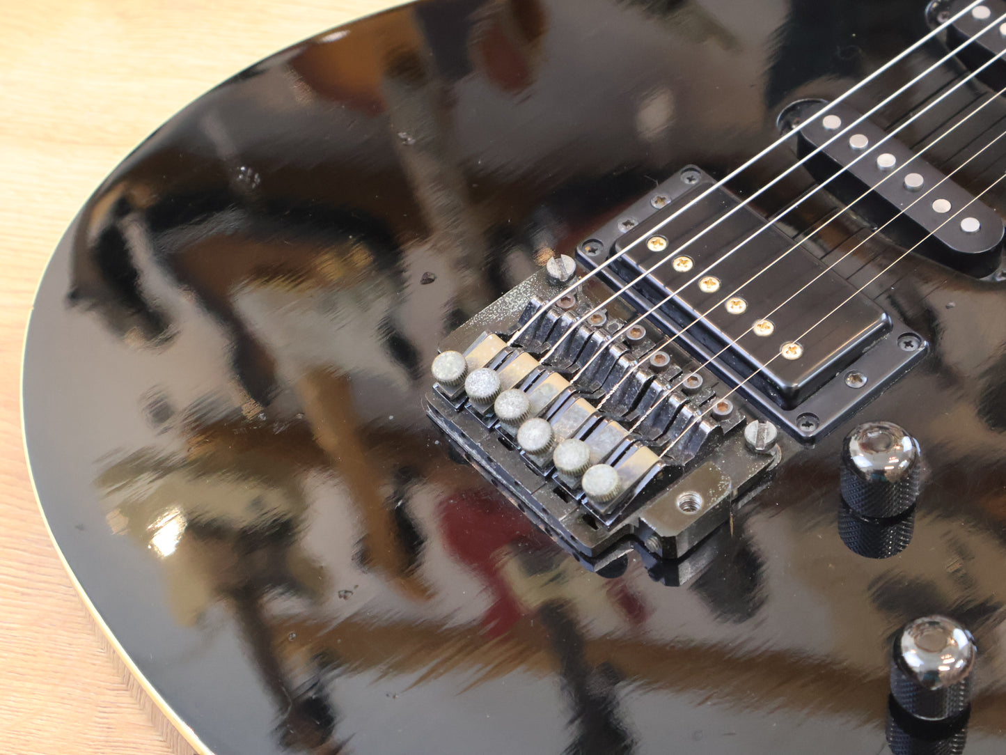 1985 Yamaha Japan SE700E Bound Flat-Top Superstrat (Black)