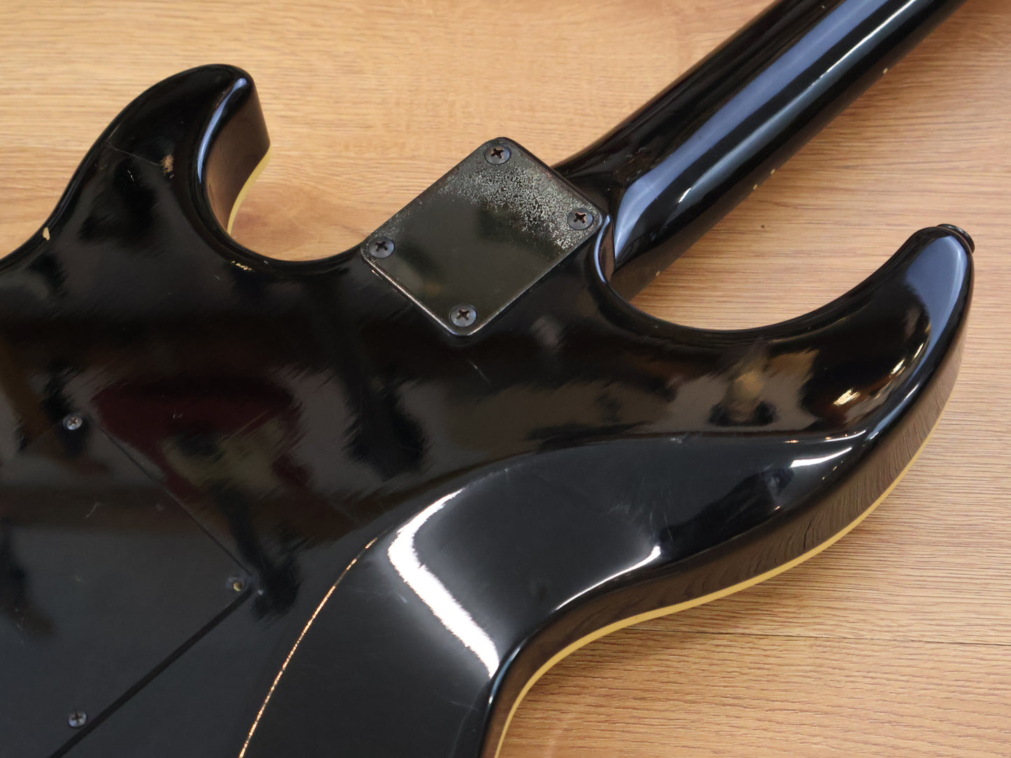 1985 Yamaha Japan SE700E Bound Flat-Top Superstrat (Black)