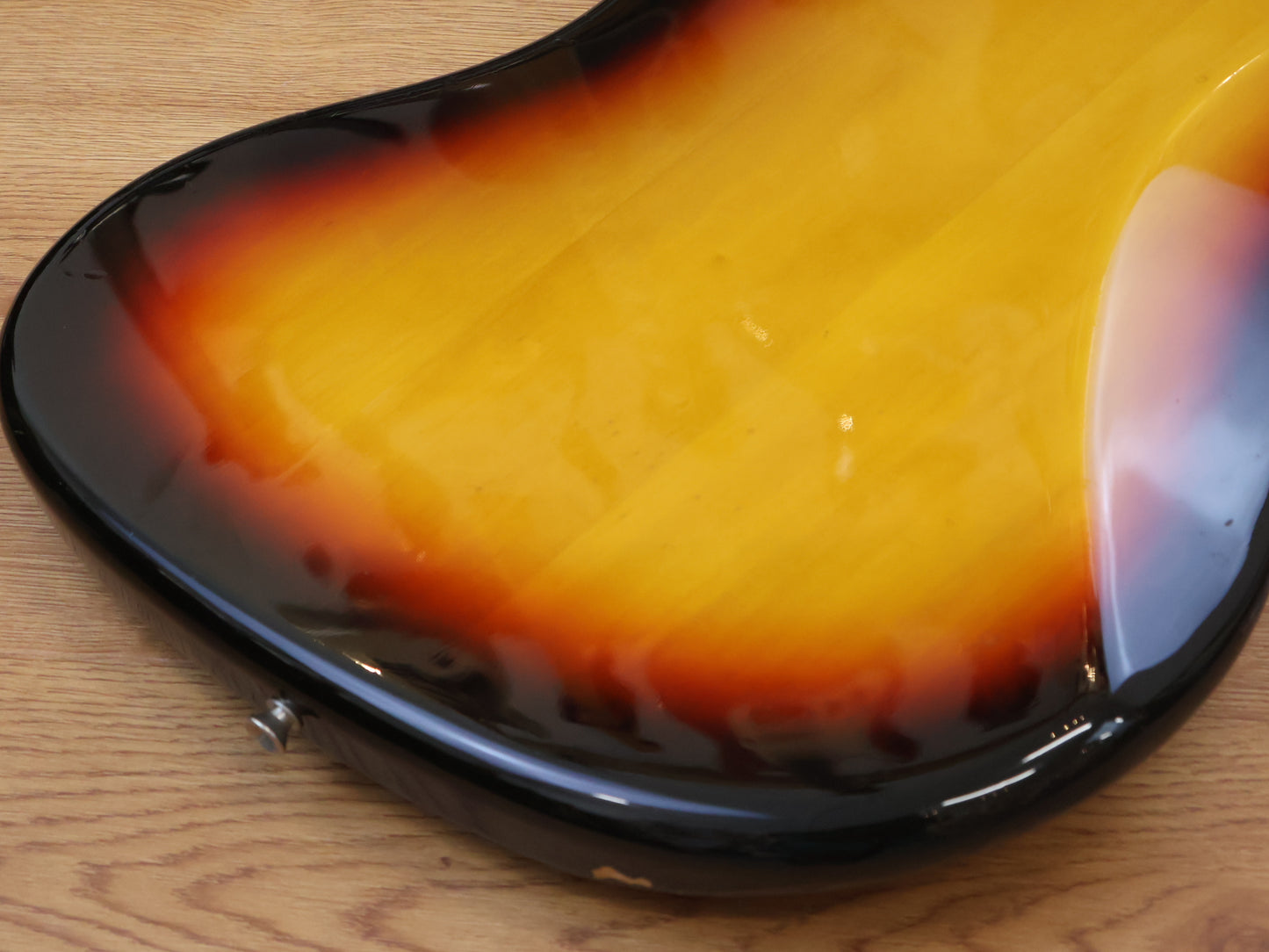 2018 Fender Japan Traditional 60's Jazz Bass (Sunburst)