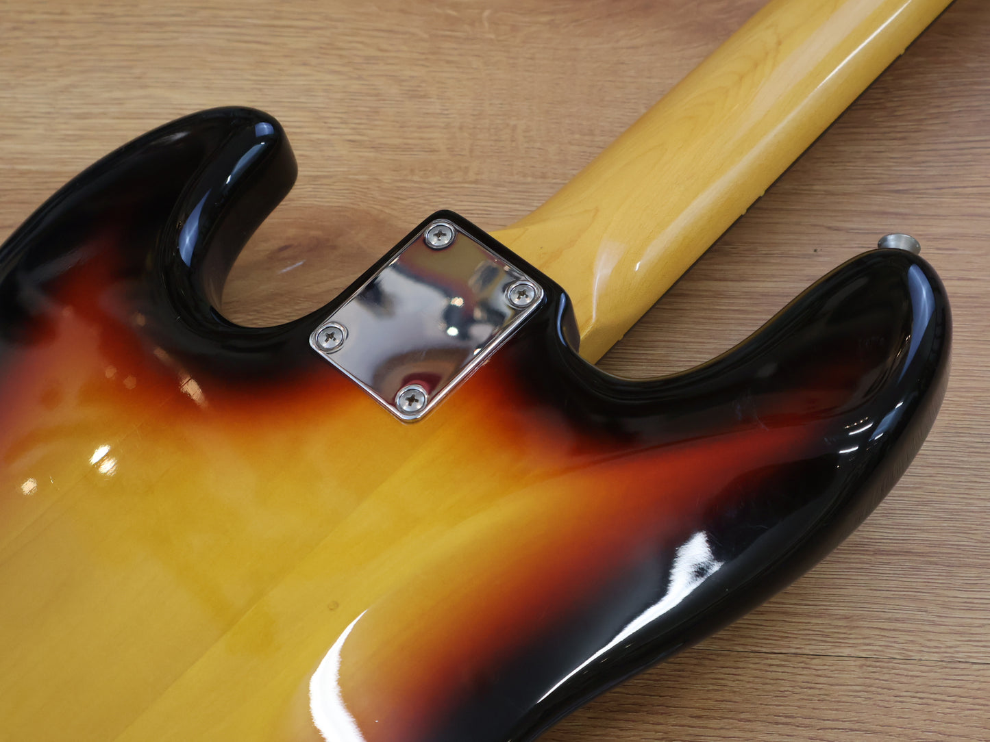 2018 Fender Japan Traditional 60's Jazz Bass (Sunburst)